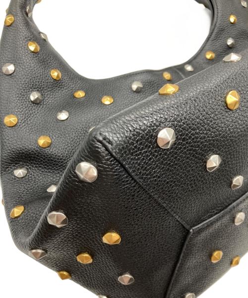 MARC JACOBS（マークジェイコブズ）MARC JACOBS (マークジェイコブズ) スタッズワンショルダーバッグ ブラックの古着・服飾アイテム