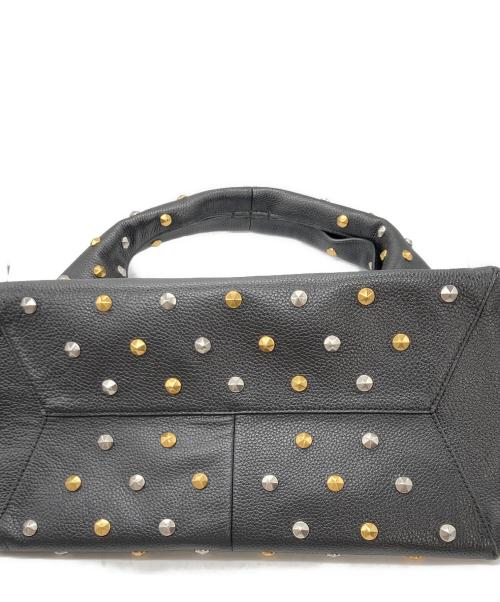 MARC JACOBS（マークジェイコブズ）MARC JACOBS (マークジェイコブズ) スタッズワンショルダーバッグ ブラックの古着・服飾アイテム