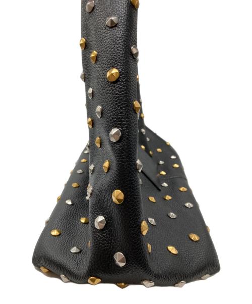 MARC JACOBS（マークジェイコブズ）MARC JACOBS (マークジェイコブズ) スタッズワンショルダーバッグ ブラックの古着・服飾アイテム