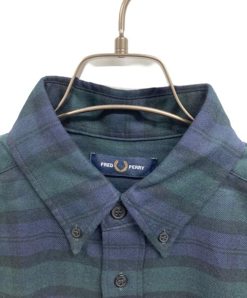 FRED PERRY（フレッドペリー）FRED PERRY (フレッドペリー) ボタンダウンシャツ ネイビー×グリーン サイズ:Sの古着・服飾アイテム