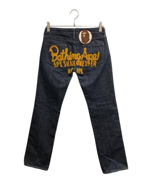 A BATHING APE（ア ベイシング エイプ）A BATHING APE (ア ベイシング エイプ) バック刺繍デニムパンツ インディゴ サイズ:XSの古着・服飾アイテム