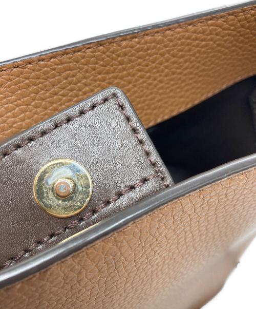 MICHAEL KORS（マイケル・コース）MICHAEL KORS (マイケル・コース) バケット レザーショルダーバッグ ブラウンの古着・服飾アイテム