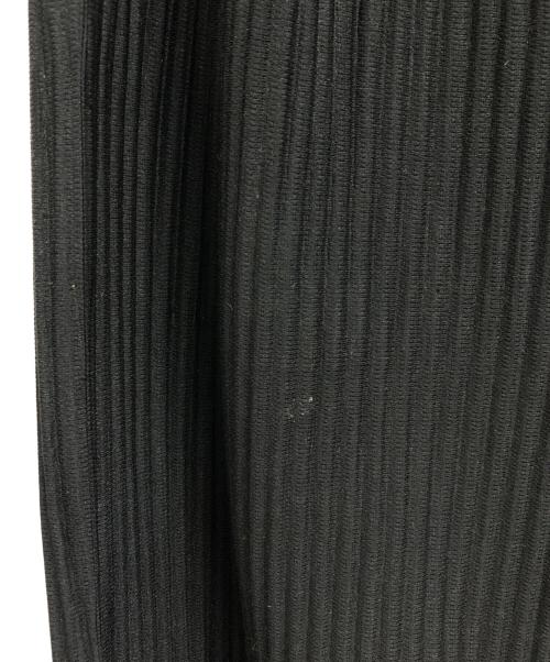 HOMME PLISSE ISSEY MIYAKE（オム プリッセ イッセイ ミヤケ）HOMME PLISSE ISSEY MIYAKE (オム プリッセ イッセイ ミヤケ) BASICS プリーツパンツ ブラック サイズ:1の古着・服飾アイテム
