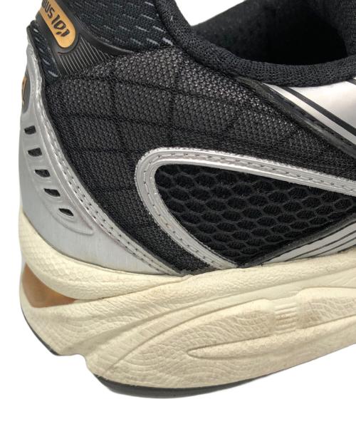 asics（アシックス）asics (アシックス) ローカットスニーカー ブラック×シルバー サイズ:US10の古着・服飾アイテム