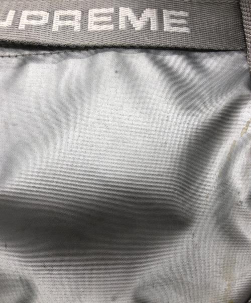 SUPREME（シュプリーム）Supreme (シュプリーム) サコッシュ シルバーの古着・服飾アイテム