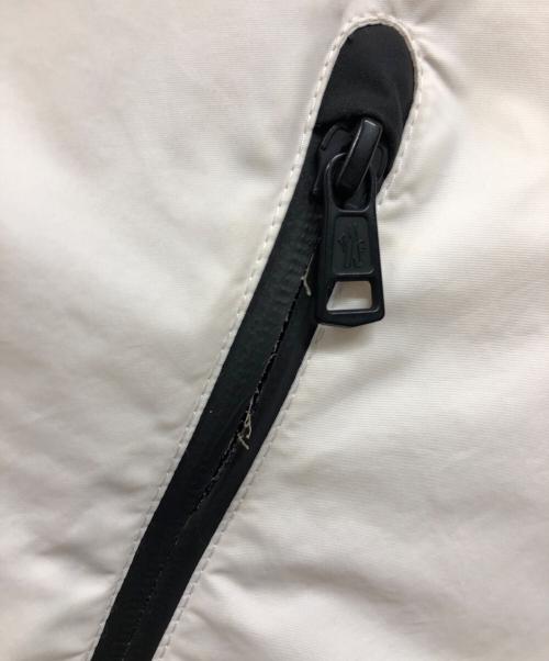 MONCLER（モンクレール）MONCLER (モンクレール) ナイロンジャケット ホワイトの古着・服飾アイテム