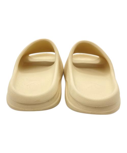 adidas（アディダス）adidas (アディダス) YEEZY スライドサンダル ベージュ サイズ:8USの古着・服飾アイテム