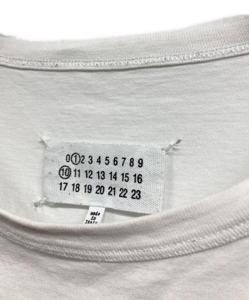 Maison Margiela（メゾンマルジェラ）Maison Margiela (メゾンマルジェラ) 23SS ナンバー ロゴ刺繍 半袖Tシャツ ホワイト サイズ:XXLの古着・服飾アイテム