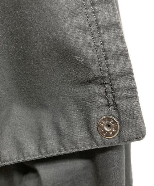 BURBERRY BLUE LABEL（バーバリー ブルー レーベル）BURBERRY BLUE LABEL (バーバリー ブルー レーベル) フリルコート ブラック サイズ:38の古着・服飾アイテム