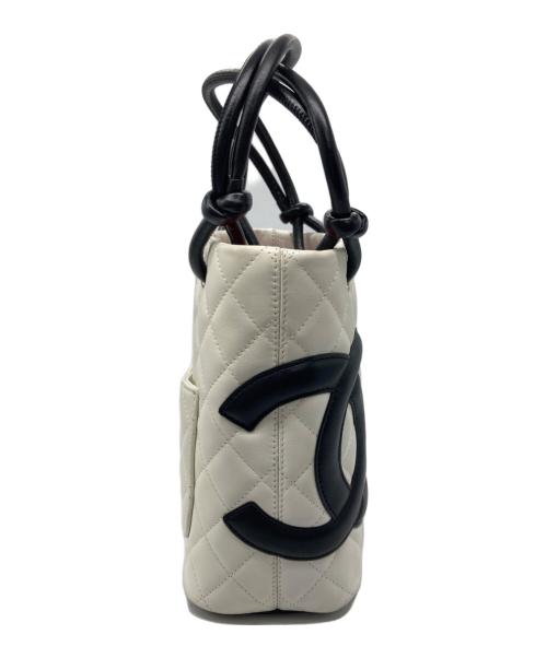 CHANEL（シャネル）CHANEL (シャネル) カンボンラインハンドバッグ ホワイト×ブラックの古着・服飾アイテム