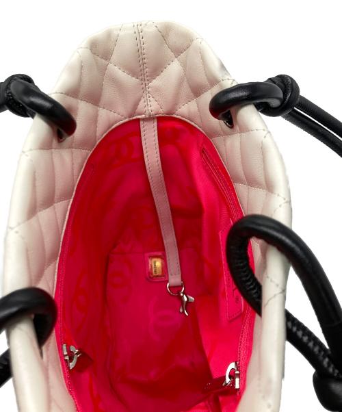 CHANEL（シャネル）CHANEL (シャネル) カンボンラインハンドバッグ ホワイト×ブラックの古着・服飾アイテム