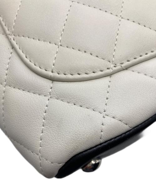 CHANEL（シャネル）CHANEL (シャネル) カンボンラインハンドバッグ ホワイト×ブラックの古着・服飾アイテム