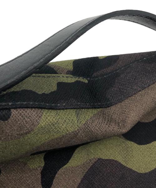 PELLE MORBIDA（ペッレモルビダ）PELLE MORBIDA (ペッレモルビダ) カモ柄クラッチバッグ カーキの古着・服飾アイテム