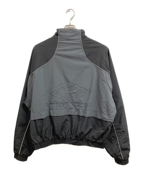 UMBRO（アンブロ）UMBRO (アンブロ) BOILER ROOM (ボイラールーム) Shell Jacket ブラック×グレー サイズ:XLの古着・服飾アイテム