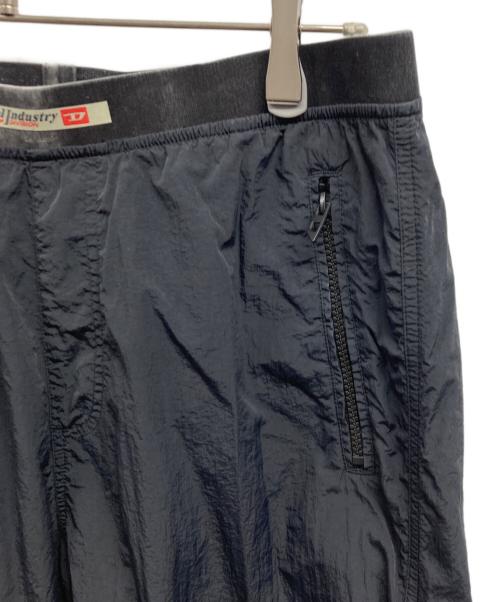 DIESEL（ディーゼル）DIESEL (ディーゼル) P-POST ナイロンパンツ ブラック サイズ:46の古着・服飾アイテム