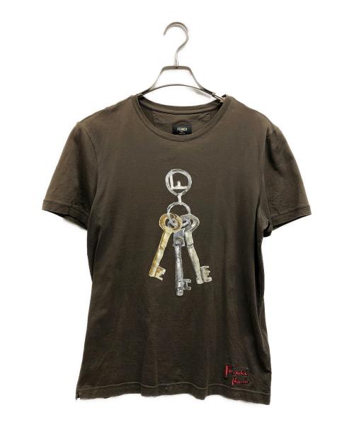 FENDI（フェンディ）FENDI (フェンディ) ラガーフェルドビジューカリートロゴTシャツ ブラウン サイズ:Ｓの古着・服飾アイテム