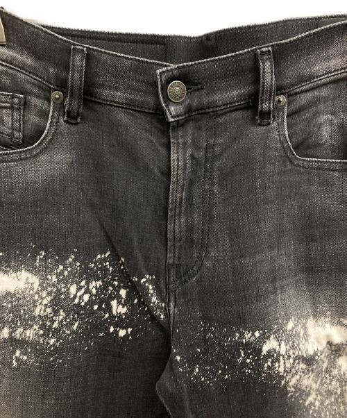 DIESEL（ディーゼル）DIESEL (ディーゼル) ブリーチ加工デニムパンツ ブラック サイズ:33の古着・服飾アイテム