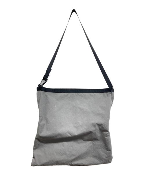 TEMBEA（テンベア）TEMBEA (テンベア) ROLL TOP サコッシュ グレーの古着・服飾アイテム