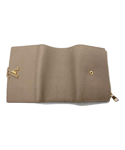 LOUIS VUITTON（ルイ ヴィトン）LOUIS VUITTON (ルイ ヴィトン) ポルトフォイユ・カプシーヌ コンパクト ベージュの古着・服飾アイテム