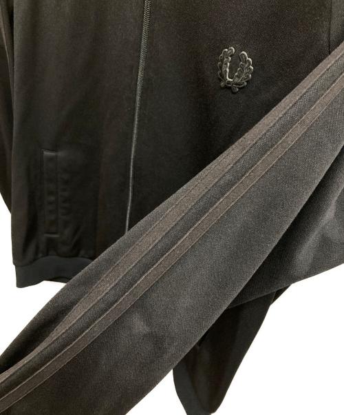 FRED PERRY（フレッドペリー）FRED PERRY (フレッドペリー) トラックジャケット/FRED PERRYジャケット ブラック サイズ:Mの古着・服飾アイテム