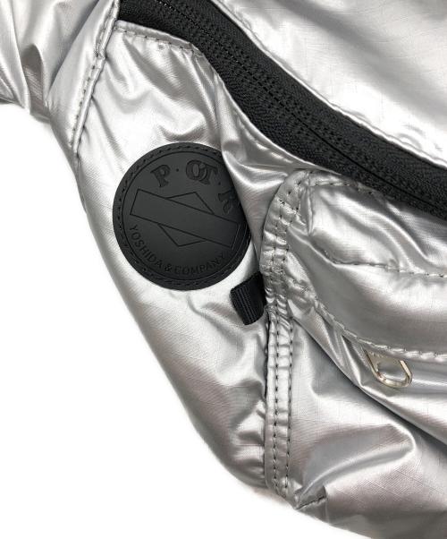 POTR（ピー・オー・ティー・アール）POTR (ピー・オー・ティー・アール) 鯵バッグ シルバー 未使用品の古着・服飾アイテム