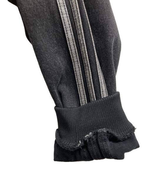 adidas（アディダス）adidas (アディダス) アディカラー ファースト ブラックデニムトラックトップ ブラック サイズ:XLの古着・服飾アイテム