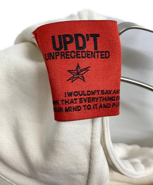 UNPRECEDENTED（アンプレシデンティッド）UNPRECEDENTED (アンプレシデンティッド) プルオーバーパーカー/UNPRECEDENTEDスウェット アイボリー サイズ:3の古着・服飾アイテム