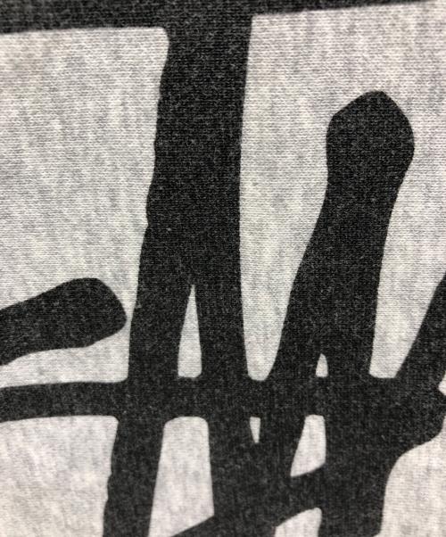 stussy（ステューシー）stussy (ステューシー) BASIC LOGO RAISING OF SWEAT グレー サイズ:Mの古着・服飾アイテム