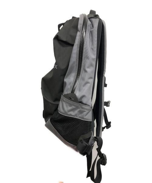 ARC'TERYX（アークテリクス）ARC'TERYX (アークテリクス) BEAMS (ビームス) 別注 ARRO16 グレーの古着・服飾アイテム