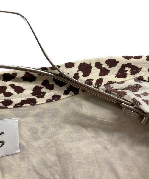 6(ROKU) BEAUTY&YOUTH（ロク ビューティーアンドユース）6(ROKU) BEAUTY&YOUTH (ロク ビューティーアンドユース) LEOPARD PRINT SHIRT ベージュ サイズ:36の古着・服飾アイテム