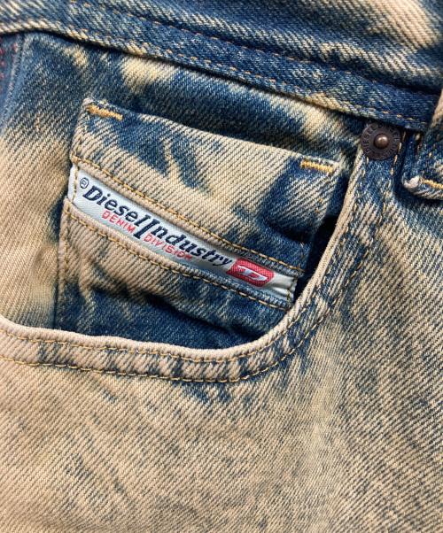 DIESEL（ディーゼル）DIESEL (ディーゼル) Straight Jeans 2020 D-Viker ブラウン サイズ:28の古着・服飾アイテム