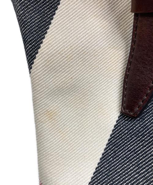 BURBERRY（バーバリー）BURBERRY (バーバリー) トートバッグ アイボリーの古着・服飾アイテム