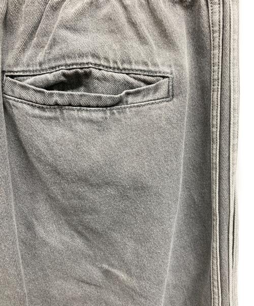 adidas（アディダス）adidas (アディダス) DENIM TRACK PANTS グレー サイズ:Mの古着・服飾アイテム