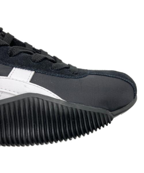 Onitsuka Tiger（オニツカタイガー）Onitsuka Tiger (オニツカタイガー) ACROMOUNT ローカットスニーカー ブラック サイズ:US8 未使用品の古着・服飾アイテム