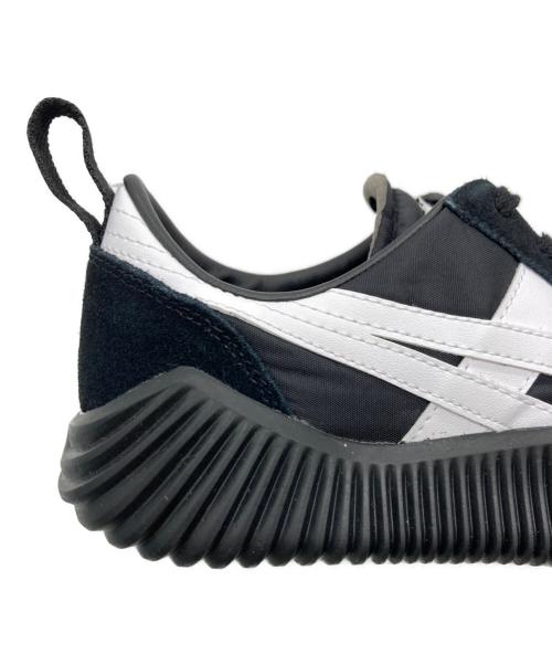Onitsuka Tiger（オニツカタイガー）Onitsuka Tiger (オニツカタイガー) ACROMOUNT ローカットスニーカー ブラック サイズ:US8 未使用品の古着・服飾アイテム