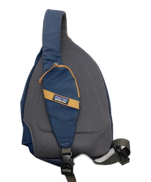 Patagonia（パタゴニア）Patagonia (パタゴニア) アトムスリング 8Lバッグ ネイビーの古着・服飾アイテム