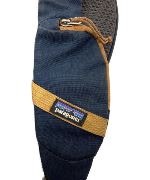 Patagonia（パタゴニア）Patagonia (パタゴニア) アトムスリング 8Lバッグ ネイビーの古着・服飾アイテム
