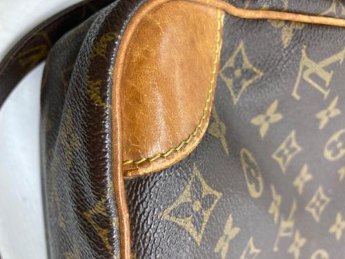 LOUIS VUITTON（ルイ ヴィトン）LOUIS VUITTON (ルイ ヴィトン) ショルダーバッグ ブラウンの古着・服飾アイテム
