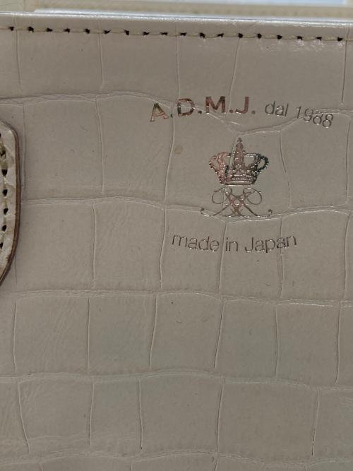 A.D.M.J.（エーディーエムジェイ）A.D.M.J. (エーディーエムジェイ) 型押しハンドバッグ ホワイトの古着・服飾アイテム