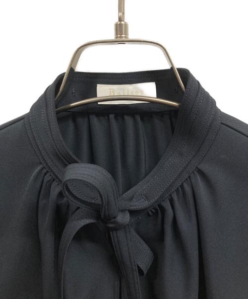 BALLSEY（ボールジィ）BALLSEY (ボールジィ) 2-wayストレッチ タイ付きスタンドカラーブラウス ブラック サイズ:S 未使用品の古着・服飾アイテム