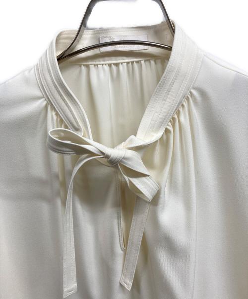 BALLSEY（ボールジィ）BALLSEY (ボールジィ) 2-wayストレッチ タイ付きスタンドカラーブラウ アイボリー サイズ:36の古着・服飾アイテム