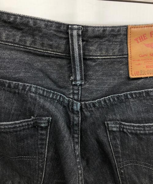THE FLAT HEAD（ザ・フラットヘッド）THE FLAT HEAD (ザ・フラットヘッド) ワイドテーパード 加工ブラックデニムパンツ ブラック サイズ:32の古着・服飾アイテム