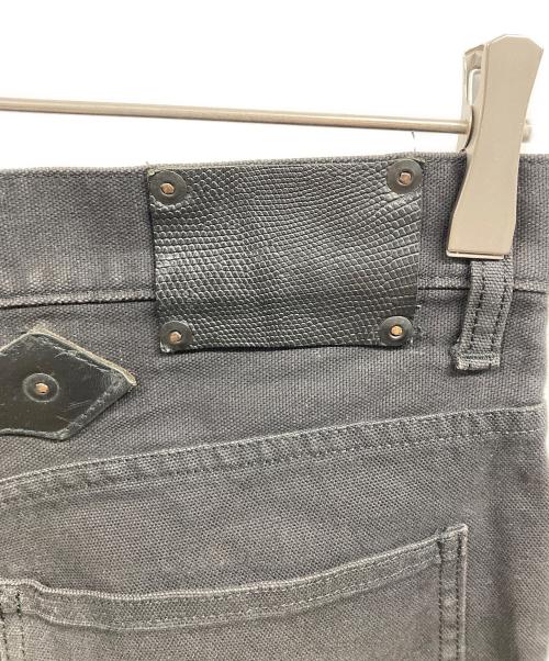 ISAMU KATAYAMA BACKLASH（イサムカタヤマ・バックラッシュ）ISAMU KATAYAMA BACKLASH (イサムカタヤマ・バックラッシュ) フレアパンツ ブラック サイズ:FREEの古着・服飾アイテム