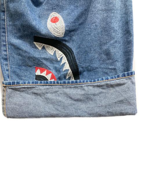 A BATHING APE（アベイシングエイプ）A BATHING APE (アベイシングエイプ) シャークワイドデニムハーフパンツ インディゴ サイズ:Sの古着・服飾アイテム