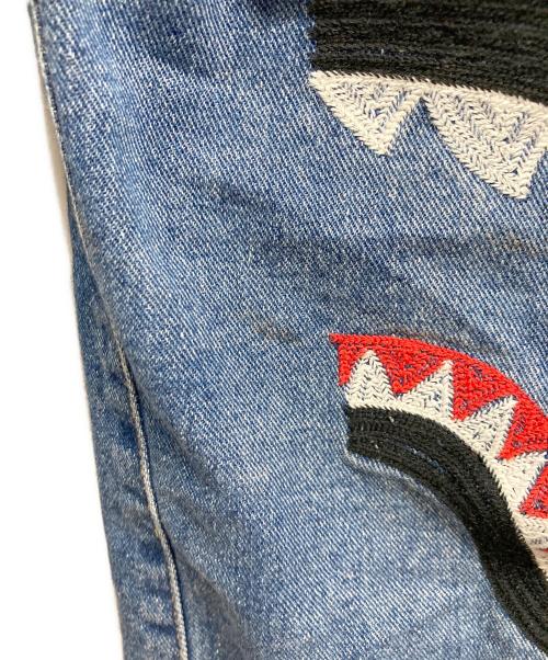 A BATHING APE（アベイシングエイプ）A BATHING APE (アベイシングエイプ) シャークワイドデニムハーフパンツ インディゴ サイズ:Sの古着・服飾アイテム