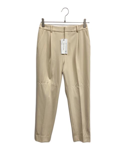 INDIVI（インディヴィ）INDIVI (インディヴィ) ストレッチタックテーパードパンツ ベージュ サイズ:M 未使用品の古着・服飾アイテム