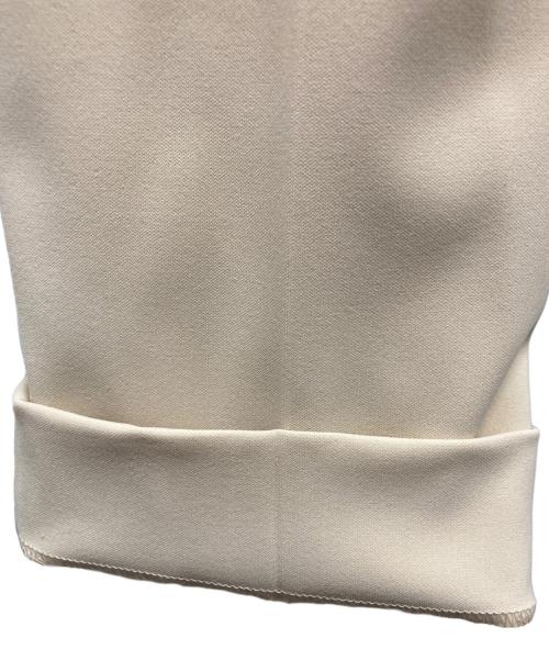 INDIVI（インディヴィ）INDIVI (インディヴィ) ストレッチタックテーパードパンツ ベージュ サイズ:M 未使用品の古着・服飾アイテム