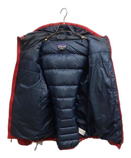 Patagonia（パタゴニア）Patagonia (パタゴニア) ハイロフトダウンフーディ レッド メンズ/Patagoniaジャケット レッド サイズ:Lの古着・服飾アイテム