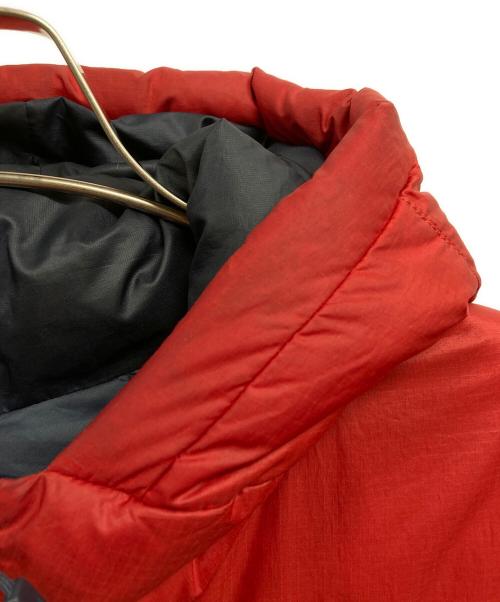 Patagonia（パタゴニア）Patagonia (パタゴニア) ハイロフトダウンフーディ レッド メンズ/Patagoniaジャケット レッド サイズ:Lの古着・服飾アイテム