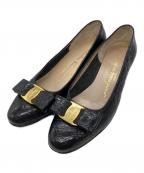 Salvatore Ferragamoサルヴァトーレ フェラガモ）の古着「型押しパンプス」｜ブラック